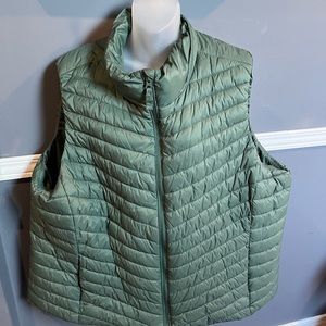 Light Green Old Navy 3X puffer vest